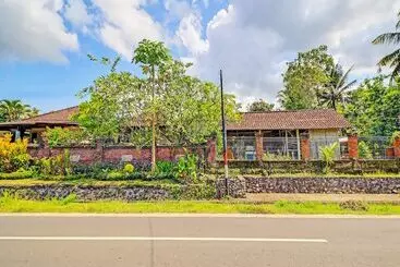 Hotel O Sekar Jagat Near Pantai Baluk Rening