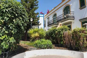 Billy S Marina Apartments With Pool Access, Puerto De Mogan