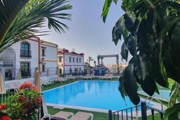 Billy S Marina Apartments With Pool Access, Puerto De Mogan