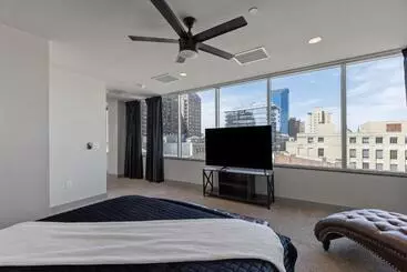 هتل آپارتمان 175 Lex Walkable Downtown Lexington & Rupp Arena Full Condos