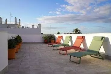 アパートホテル Casa De La Vega Suites