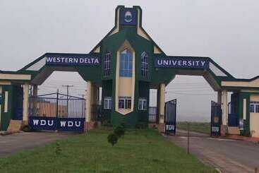 Clique Court Hotel & Suite