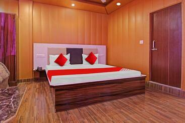 Flagship Hotel Pine View Villa