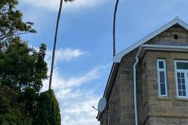 Pensione Twin Palms Accommodations