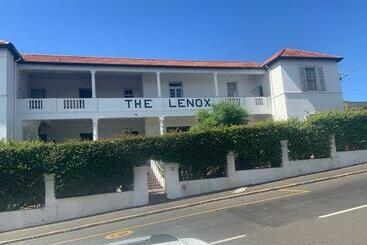 ユースホステル The Lenox