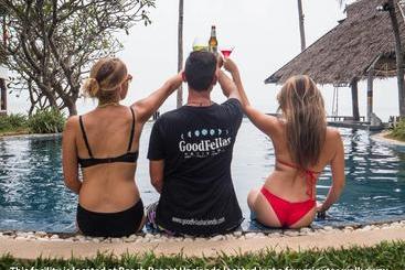 הוסטל Hacienda Backpackers