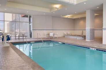 هتل Embassy Suites By Hilton Kansas City Olathe