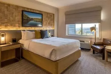 Курорт Grand Cascades Lodge