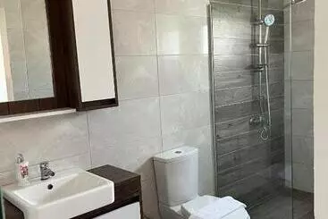 アパートホテル Tiana Boutique