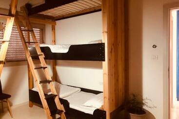 فندق صغير לינה למטייל