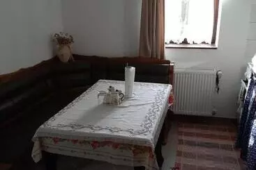 ペンション Bodrogparti Vendégház Sárazsadány
