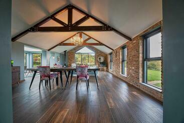 펜션 Woodland Barn