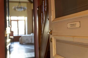 ペンション Laitse Castle