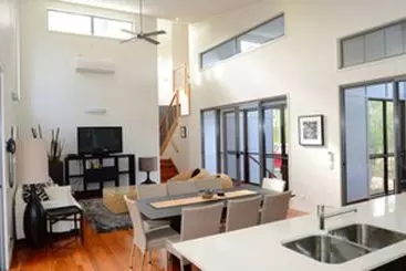 Отель Beach Road Holiday Homes