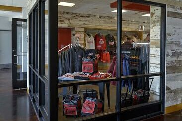 فندق Eddy's Resort