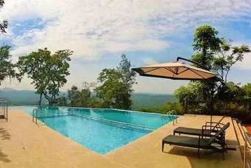 Отель Porcupine Castle