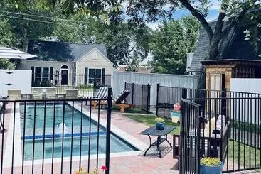 تختخواب و صبحانه Red Gate Inn