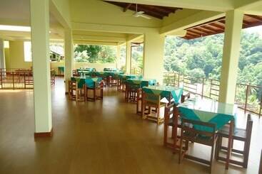 Hotel Nature Walk Resort