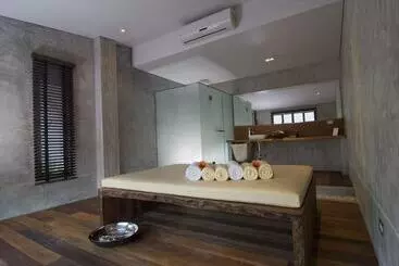 هتل The Farmhouse At Polo Escape