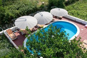 דירות לתיירים Villa Fontana