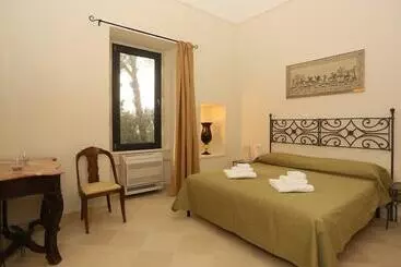 Bed and Breakfast Villa Lucrezio Resort