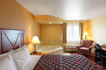 فندق Rodeway Inn & Suites
