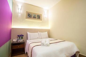 Hotel Lavender Inn Nusa Bestari