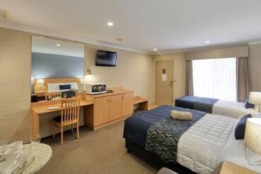 Edward Parry Motel And Apartments