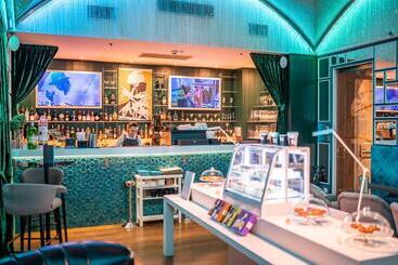 Aria Hotel Budapest By Library Hotel Collection