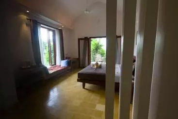 هتل Battambang Resort