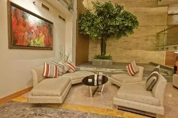 Lakeshore Hotel & Apartments