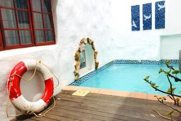 민박 Athenian Villa