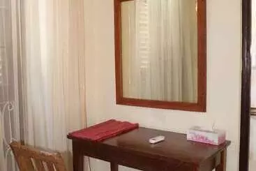 تختخواب و صبحانه The Island Stone Town