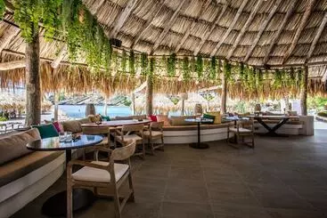 هتل Blue Bay Lodges