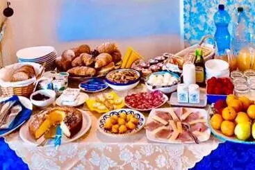 تختخواب و صبحانه Farfalle E Gabbiani