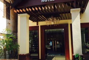 هتل Champa Garden