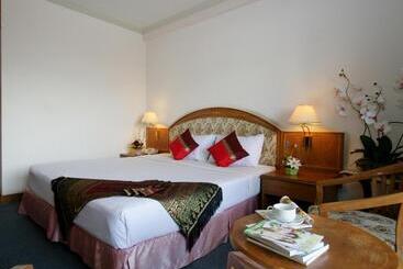 בית מלון כפרי Hatyai Merridian