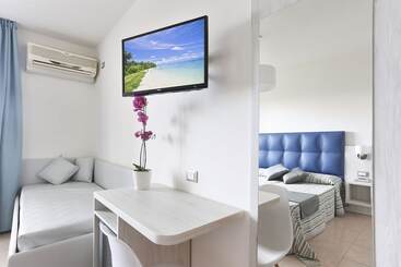 ホテル Nuovo Tirreno