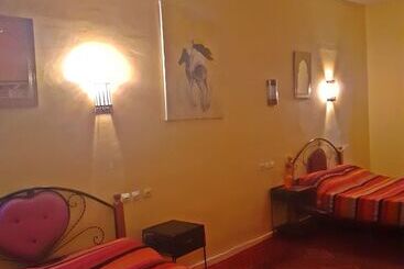 Пансион Lescale De Ouarzazate