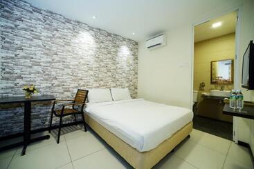 Casa Hotel Near Klia 1