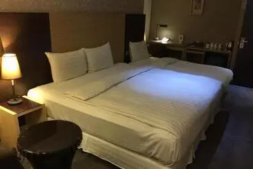 Hotel 麗馨商旅七賢館