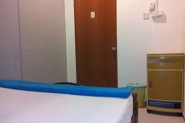 Herberge Discovery Cafe And Guesthouse