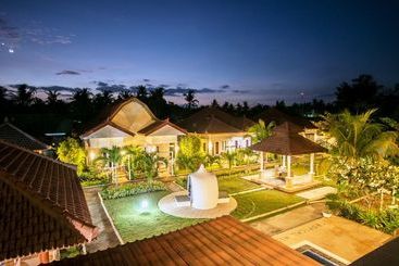 Отель Tropical Hideaways Resort