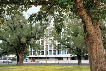 Апартаменты 381 Cremorne