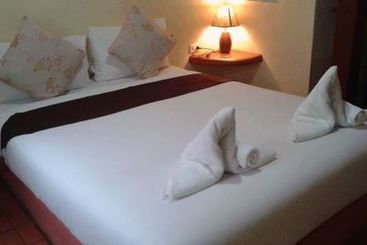 בית מלון כפרי Chalala Samui Resort