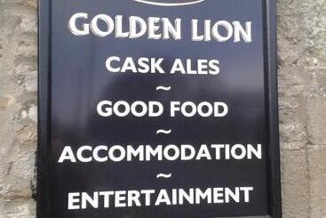 Hotel Old Coach House At The Golden Lion