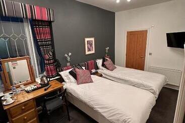 בית מלון כפרי The Vernon