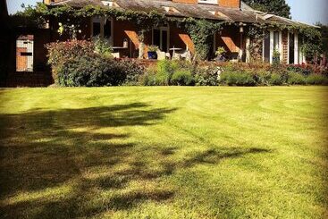 Bed and Breakfast Cwmllechwedd Fawr