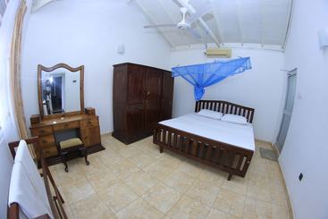 Жильё для туристов The White Villa