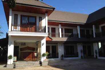 בית מלון כפרי Chalouvanh